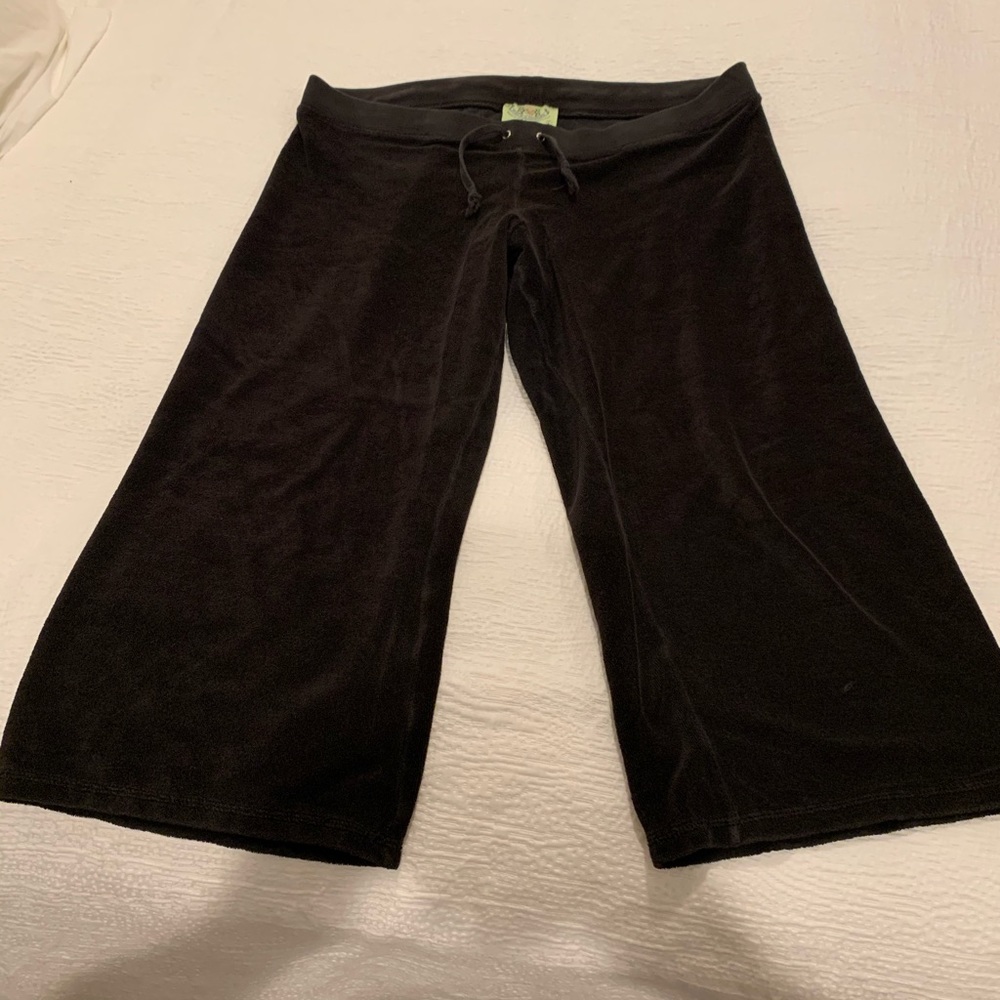 Sz L Juicy Couture black terry cloth capri pants
